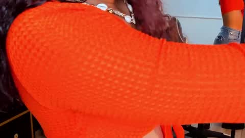 Snapshot of yaya23x chatting on February 17, 2025, 12:27 pm yaya23x online show from February 17, 2025, 12:27 pm