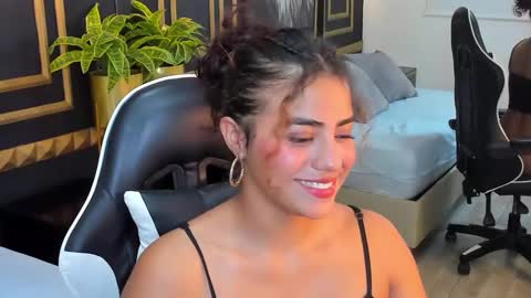 Snapshot of yaya23x chatting on February 19, 2025, 7:38 pm yaya23x online show from February 19, 2025, 7:38 pm