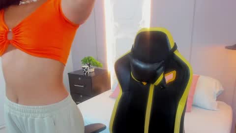 Snapshot of yaya23x chatting on February 24, 2025, 12:37 pm yaya23x online show from February 24, 2025, 12:37 pm