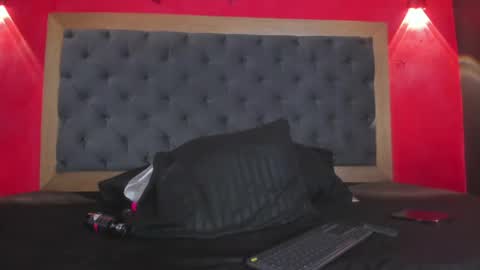 Snapshot of yayahilton chatting on June 6, 2026, 5:34 am YAYA online show from June 6, 2026, 5:34 am