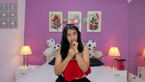 Snapshot of yayaqueen chatting on July 1, 2026, 12:07 pm Yaya online show from July 1, 2026, 12:07 pm