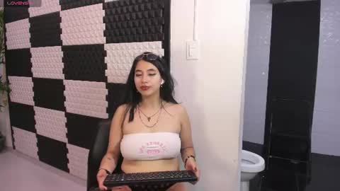 Snapshot of yayaqueen chatting on July 3, 2026, 12:22 pm Yaya online show from July 3, 2026, 12:22 pm