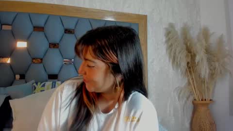 Snapshot of yayi_derek chatting on October 17, 2025, 11:35 am yayi derek online show from October 17, 2025, 11:35 am