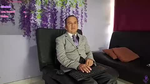 Hazzan online show from June 17, 2026, 2:40 pm