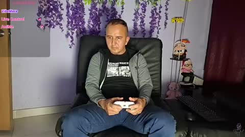 Hazzan online show from July 8, 2026, 11:42 pm