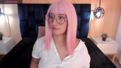 Snapshot of yazmin_rouse chatting on January 8, 2025, 1:31 pm Yazmin online show from January 8, 2025, 1:31 pm