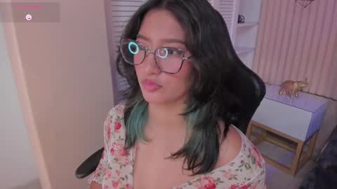 Snapshot of yazmin_rouse chatting on March 4, 2025, 6:18 pm Yazmin online show from March 4, 2025, 6:18 pm