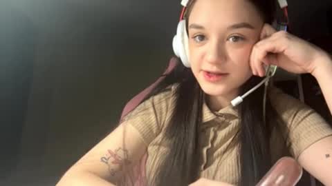 Snapshot of yeeseling chatting on December 16, 2025, 9:14 am Kate online show from December 16, 2025, 9:14 am