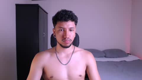 Snapshot of yeff_stone chatting on September 28, 2025, 3:45 am yeff online show from September 28, 2025, 3:45 am