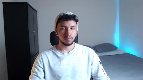 Snapshot of yeff_stone chatting on September 29, 2025, 1:11 am yeff online show from September 29, 2025, 1:11 am