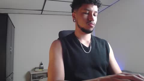 Snapshot of yeff_stone chatting on October 21, 2025, 1:39 am yeff online show from October 21, 2025, 1:39 am