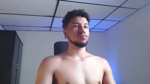 Snapshot of yeff_stone chatting on October 25, 2025, 1:35 am yeff online show from October 25, 2025, 1:35 am