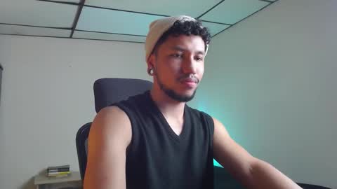 Snapshot of yeff_stone chatting on October 30, 2025, 2:02 am yeff online show from October 30, 2025, 2:02 am