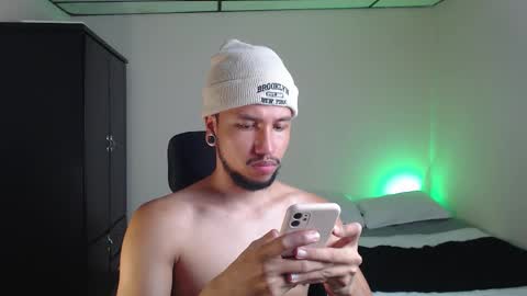 Snapshot of yeff_stone chatting on November 6, 2025, 1:28 am yeff online show from November 6, 2025, 1:28 am