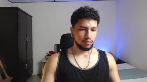 Snapshot of yeff_stone chatting on December 17, 2025, 12:49 am yeff online show from December 17, 2025, 12:49 am