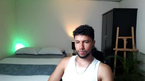 Snapshot of yeff_stone chatting on May 19, 2026, 11:44 pm yeff online show from May 19, 2026, 11:44 pm