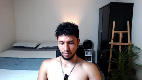 Snapshot of yeff_stone chatting on June 1, 2026, 11:06 pm yeff online show from June 1, 2026, 11:06 pm