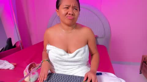 yeika_foxy online show from June 6, 2026, 10:53 am
