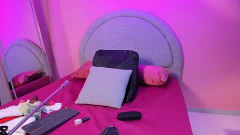 yeika_foxy online show from June 10, 2026, 11:42 am