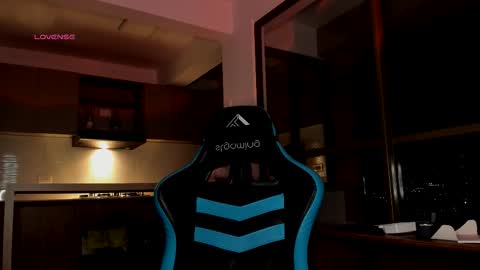 Snapshot of yeikoe1 chatting on January 8, 2026, 2:36 am yeikoe1 online show from January 8, 2026, 2:36 am