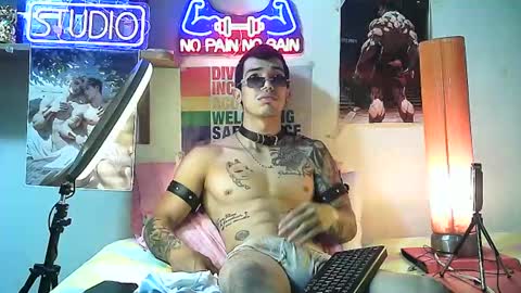 yeisoncastellanos1999 online show from September 17, 2025, 11:50 pm