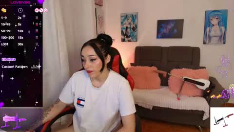 Snapshot of yeliana_sexy chatting on July 15, 2026, 11:43 pm Valery online show from July 15, 2026, 11:43 pm