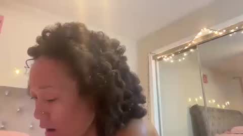 Snapshot of yella_princess chatting on January 7, 2026, 4:48 am Yella Princess online show from January 7, 2026, 4:48 am