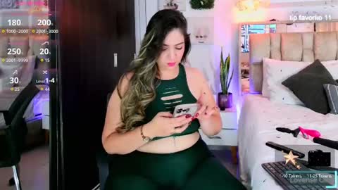 Snapshot of yellow_lily chatting on August 1, 2026, 8:52 pm yellow_lily online show from August 1, 2026, 8:52 pm