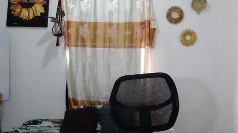 Snapshot of yemaya_28 chatting on February 2, 2025, 1:19 pm Yemaya 28 online show from February 2, 2025, 1:19 pm