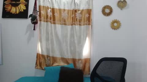 Snapshot of yemaya_28 chatting on February 9, 2025, 1:25 pm Yemaya 28 online show from February 9, 2025, 1:25 pm