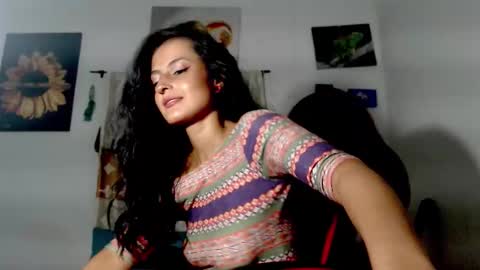 Snapshot of yemaya_28 chatting on November 30, 2025, 2:15 am Yemaya 28 online show from November 30, 2025, 2:15 am