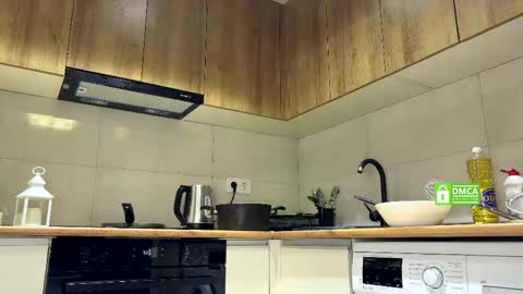 Snapshot of yes_mommy_zlata chatting on January 16, 2026, 2:43 pm Zlata online show from January 16, 2026, 2:43 pm