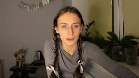 Zoe online show from February 1, 2025, 9:29 pm