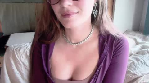 Snapshot of yespleasemerci chatting on January 17, 2026, 6:44 pm Brienne online show from January 17, 2026, 6:44 pm