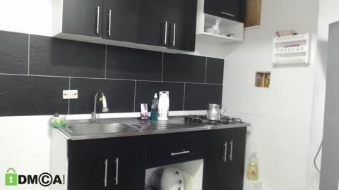 yessica and andres online show from February 1, 2025, 9:21 am