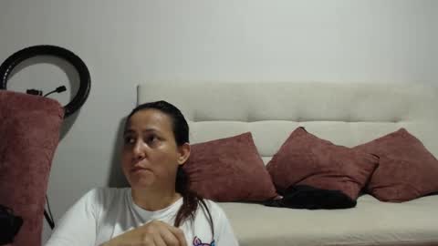 yessica and andres online show from September 17, 2025, 2:13 am