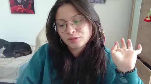 yessica_gomez01 online show from May 4, 2026, 10:06 pm
