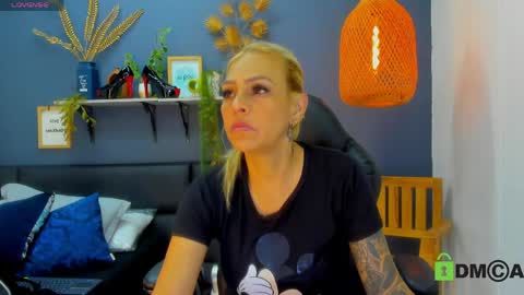 Snapshot of yessika_parker chatting on May 7, 2026, 8:42 am yessika_parker online show from May 7, 2026, 8:42 am