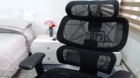 jessy online show from July 4, 2026, 1:06 pm