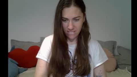 Snapshot of yesyoucanjustdoit chatting on September 13, 2025, 12:49 pm Kira online show from September 13, 2025, 12:49 pm