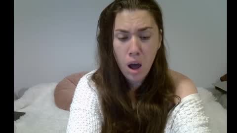 Snapshot of yesyoucanjustdoit chatting on October 10, 2025, 11:42 am Kira online show from October 10, 2025, 11:42 am