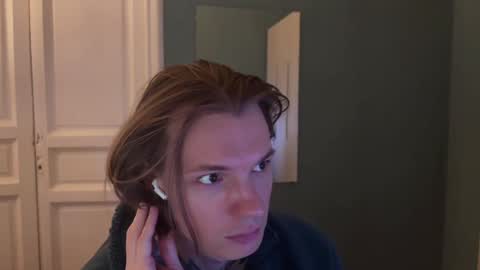 yexes online show from January 18, 2025, 6:21 pm