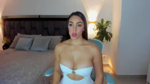 Yika Alves online show from July 6, 2026, 12:07 am