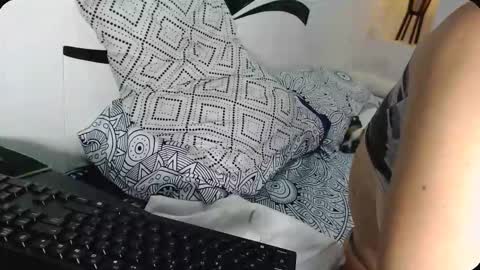 YINAROSS online show from November 26, 2025, 2:51 pm