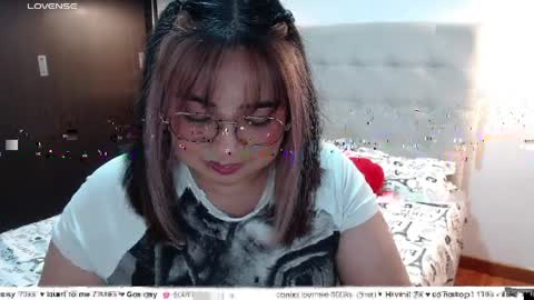 Snapshot of yini_angel07 chatting on April 7, 2026, 3:40 am hii i am yini online show from April 7, 2026, 3:40 am