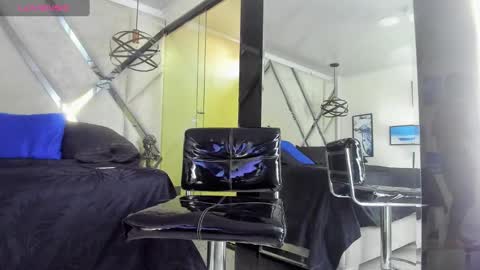 Yiyo online show from February 22, 2025, 12:40 pm