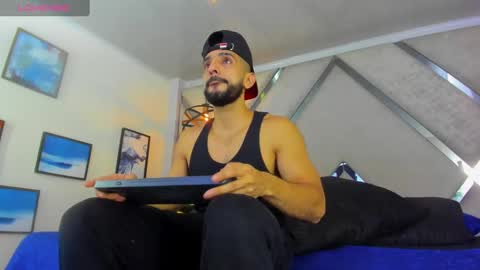 Yiyo online show from March 11, 2025, 4:10 am