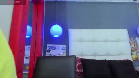 Yiyo online show from October 10, 2025, 3:38 am