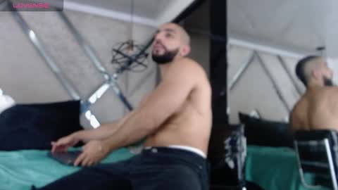 Yiyo online show from October 19, 2025, 5:30 am