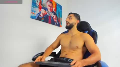 Yiyo online show from July 19, 2026, 10:24 pm